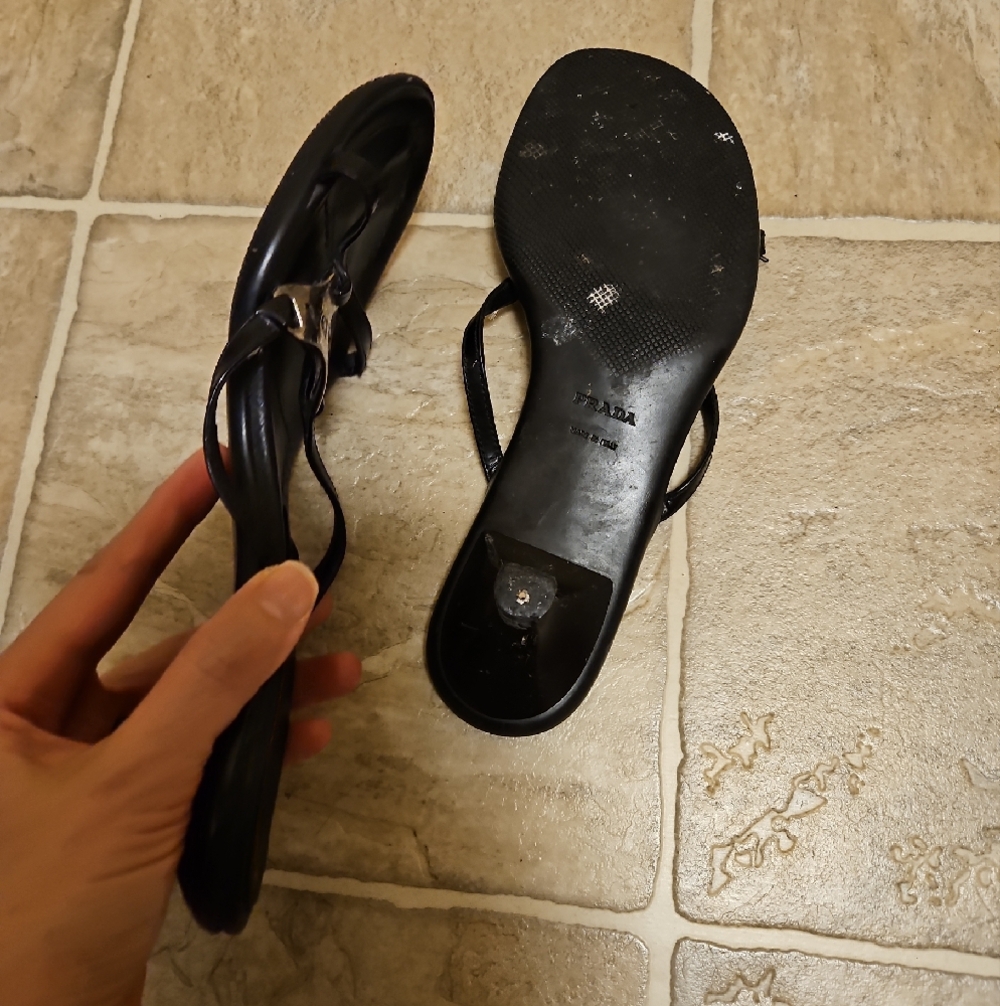 Prada Black Leather Toe-Loop Sandals with Gold Accent - Picture 3 of 5